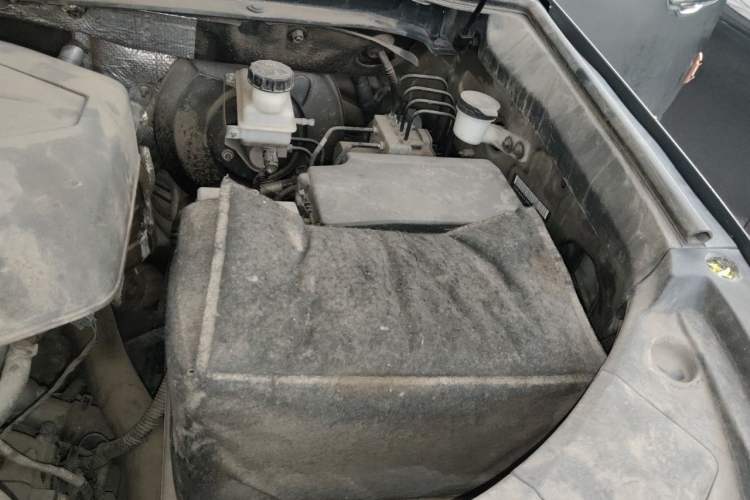 Used SAIC MAXUS D90 2017 2.0T Automatic Two-Wheel Drive Mercury Engine Bay Left