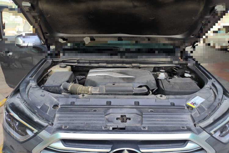 Used SAIC MAXUS D90 2017 2.0T Automatic Two-Wheel Drive Mercury Base Edition Engine Bay