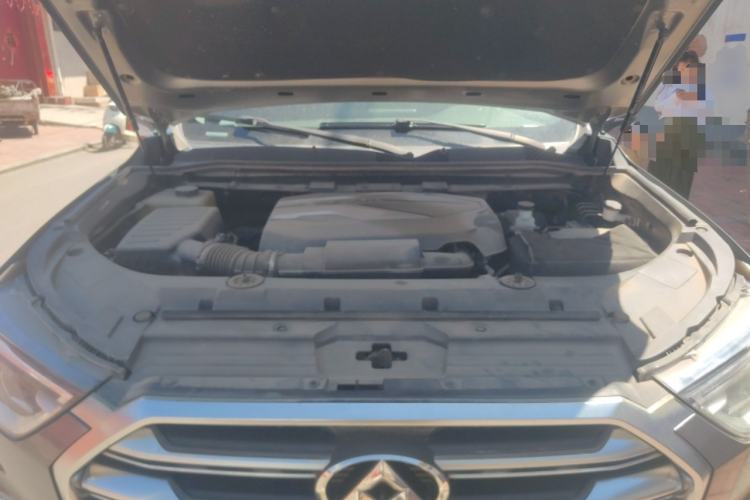 Used SAIC MAXUS D90 2017 2.0T Automatic All-Wheel Drive Sirius Engine Bay