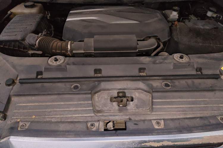 Used SAIC MAXUS D90 2017 2.0T Automatic All-Wheel Drive Sirius Engine Bay