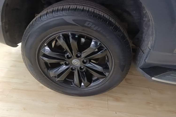 Used SAIC MAXUS D90 2017 2.0T Automatic Two-Wheel Drive Mercury Base Edition Exterior 5