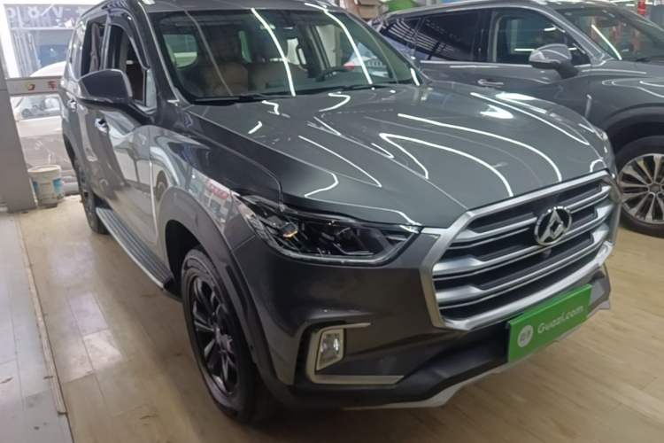 Used SAIC MAXUS D90 2017 2.0T Automatic Two-Wheel Drive Mercury Base Edition Front Right 45 Deg