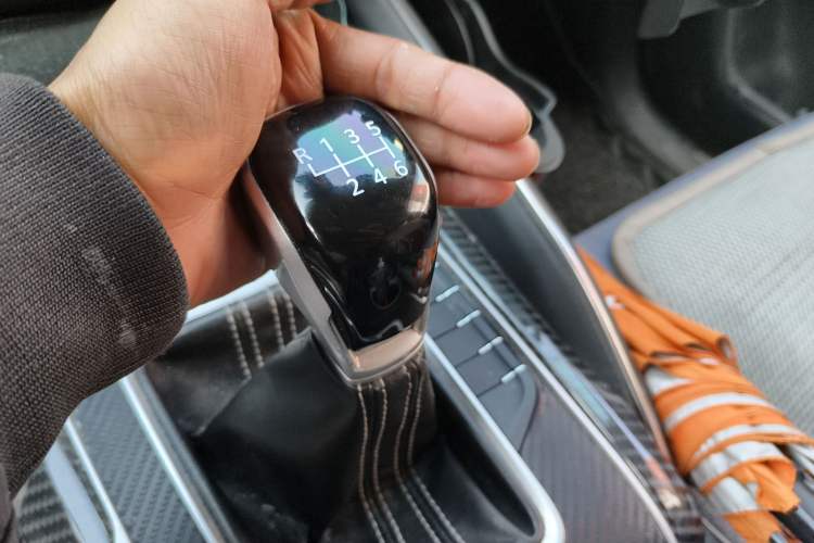 Used SAIC MAXUS D90 2017 2.0T Manual Two-Wheel Drive Mars Base Edition Gear Lever