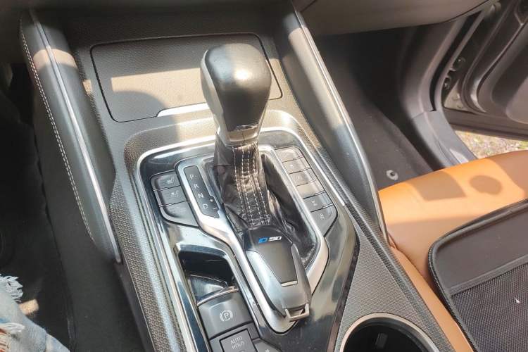 Used SAIC MAXUS D90 2017 2.0T Automatic All-Wheel Drive Sirius Gear Lever