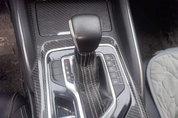 Used SAIC MAXUS D90 2017 2.0T Automatic Two-Wheel Drive Mercury Gear Lever