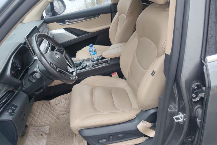 Used SAIC MAXUS D90 2017 2.0T Automatic Two-Wheel Drive - Uranus Left Front Seat
