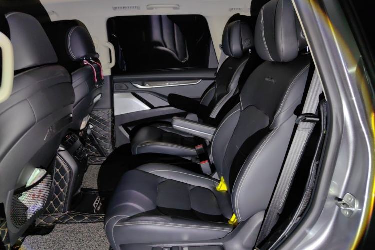 Used SAIC MAXUS D90 2017 2.0T Automatic All-Wheel Drive Sirius Left Rear Seat