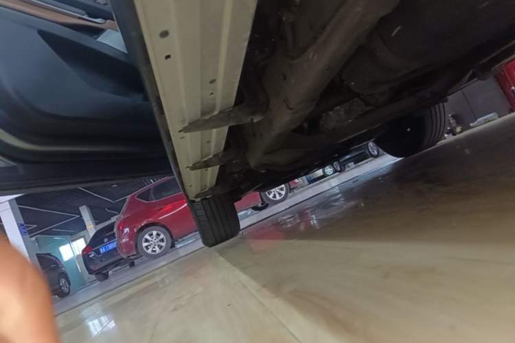 Used SAIC MAXUS D90 2017 2.0T Automatic All-Wheel Drive Sirius Left Side Sill