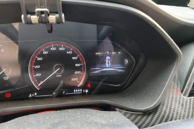 Used SAIC MAXUS D90 2017 2.0T Manual Two-Wheel Drive Mars Base Edition Odometer Close Up