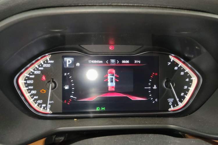 Used SAIC MAXUS D90 2017 2.0T Automatic Two-Wheel Drive Mercury Odometer Close Up