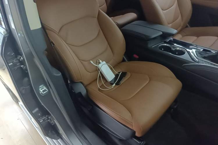 Used SAIC MAXUS D90 2017 2.0T Automatic Two-Wheel Drive Mercury Base Edition Right Front Seat