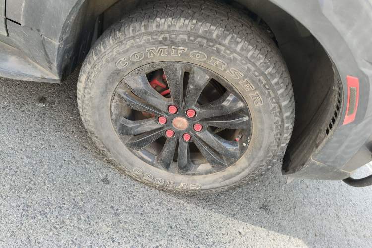 Used SAIC MAXUS D90 2017 2.0T Manual Two-Wheel Drive Mars Base Edition Right Front Wheel Hub