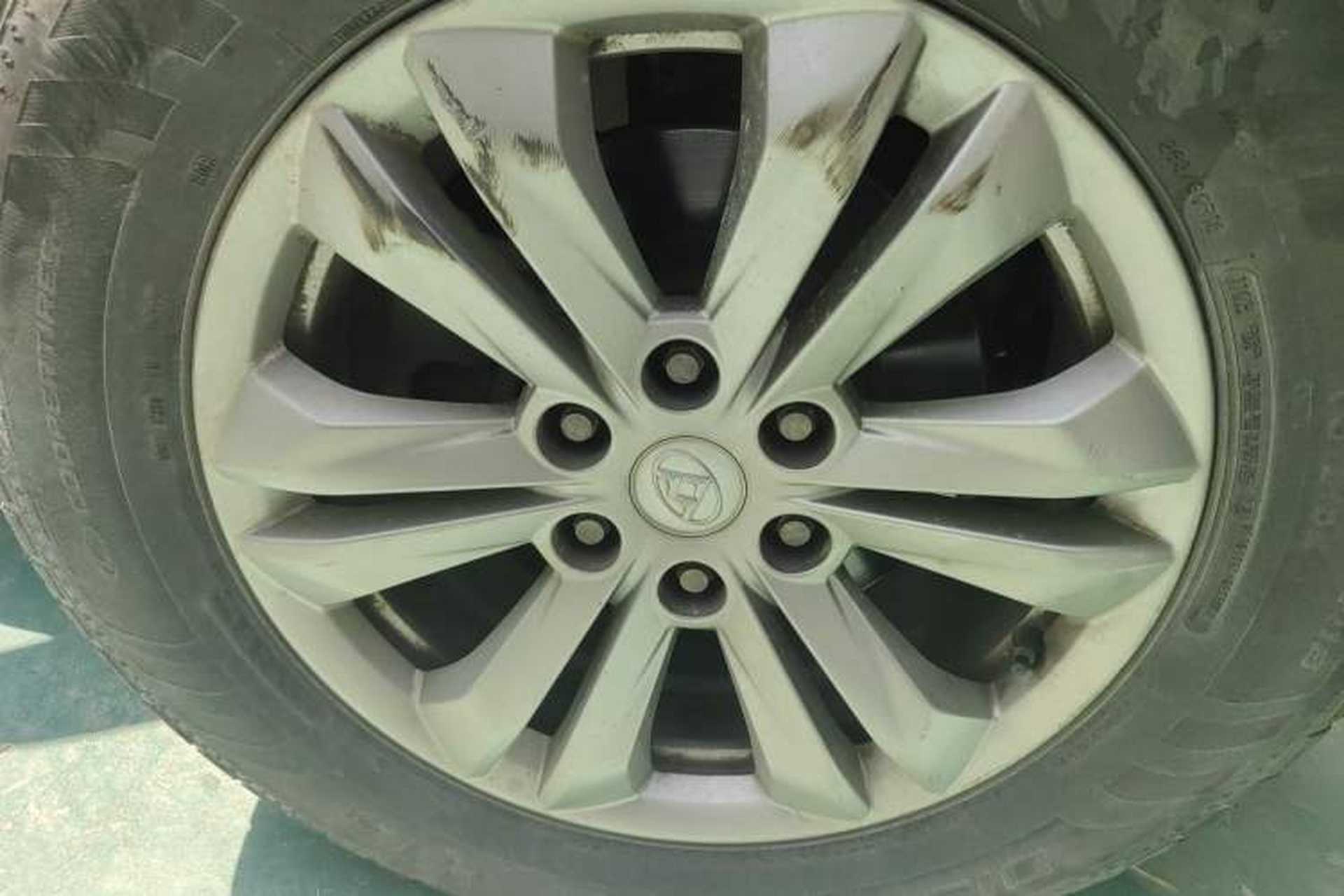 Used SAIC MAXUS D90 2017 2.0T Automatic Two-Wheel Drive Mercury Right Front Wheel Hub
