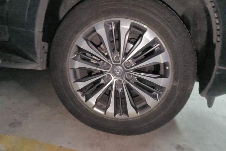 Used SAIC MAXUS D90 2017 2.0T Automatic Two-Wheel Drive Mercury Base Edition Right Front Wheel Hub