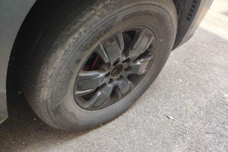 Used SAIC MAXUS D90 2017 2.0T Automatic All-Wheel Drive Sirius Right Front Wheel Hub