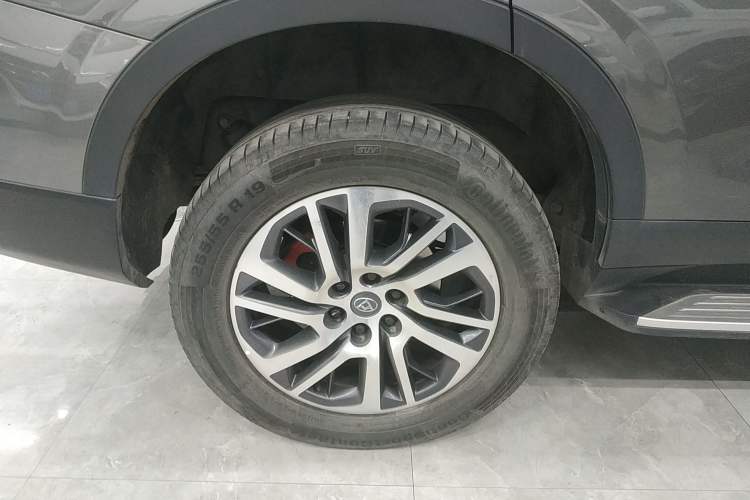 Used SAIC MAXUS D90 2017 2.0T Automatic Two-Wheel Drive - Uranus Right Rear Wheel Hub
