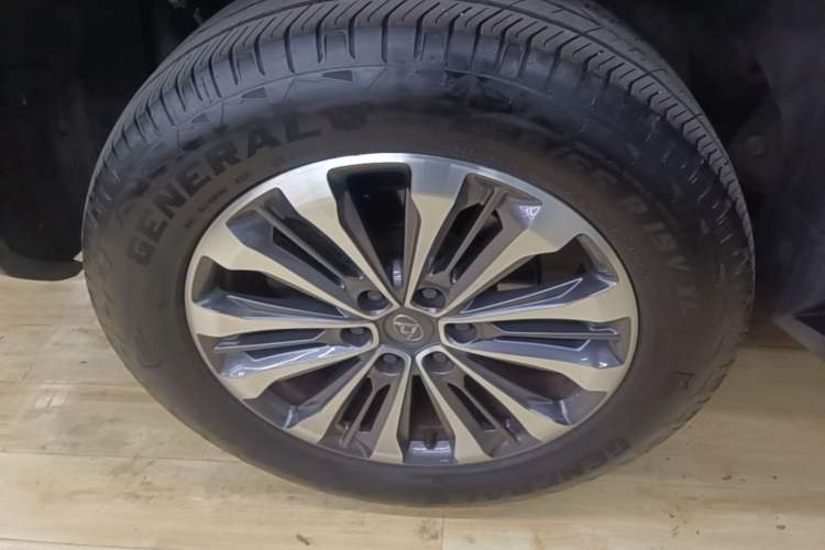 Used SAIC MAXUS D90 2017 2.0T Automatic All-Wheel Drive Sirius Right Rear Wheel Hub