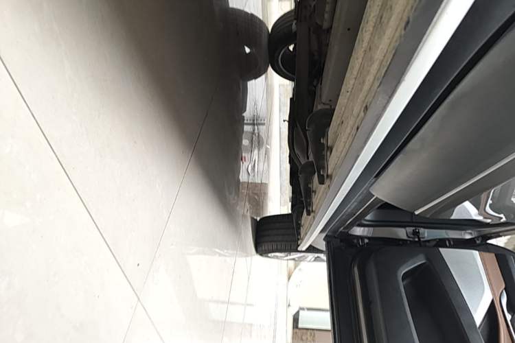 Used SAIC MAXUS D90 2017 2.0T Automatic All-Wheel Drive Sirius Right Side Sill
