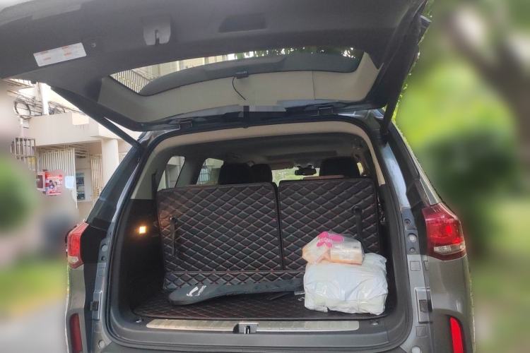 Used SAIC MAXUS D90  Trunk
