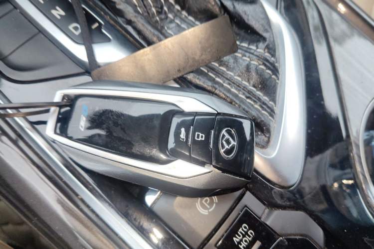 Used SAIC MAXUS D90 2017 2.0T Automatic Two-Wheel Drive - Uranus Vehicle Key
