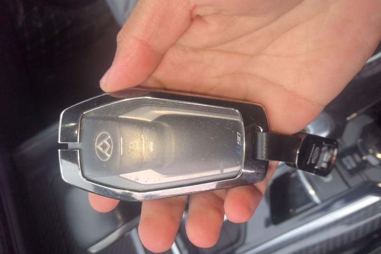 Used SAIC MAXUS D90 2017 2.0T Automatic Two-Wheel Drive Mercury Vehicle Key