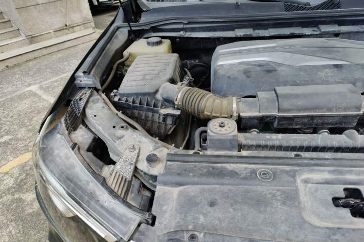 Used SAIC MAXUS D90 2017 2.0T Manual Two-Wheel Drive Mars Engine Bay Right