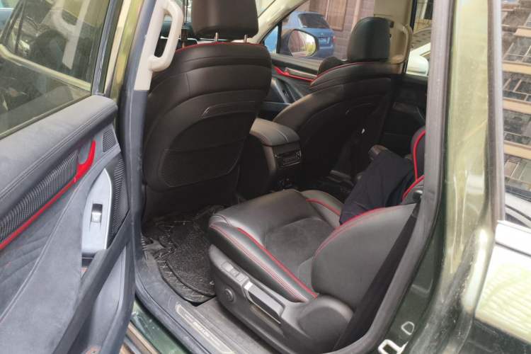 Used SAIC MAXUS D90 2017 2.0T Automatic All-Wheel Drive Polaris Left Rear Seat
