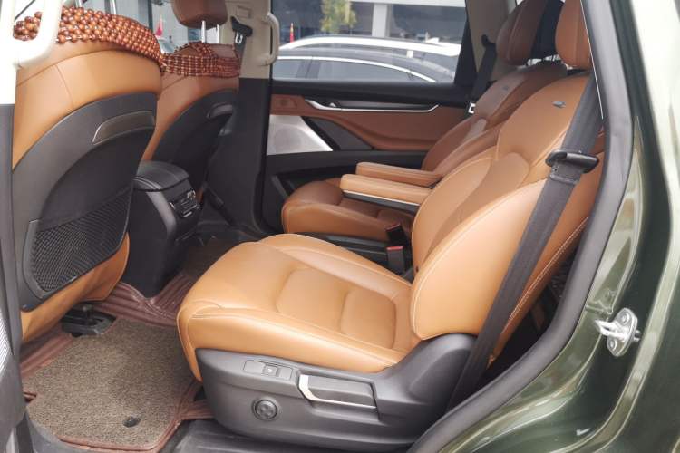 Used SAIC MAXUS D90 2017 2.0T Automatic All-Wheel Drive Sirius Left Rear Seat