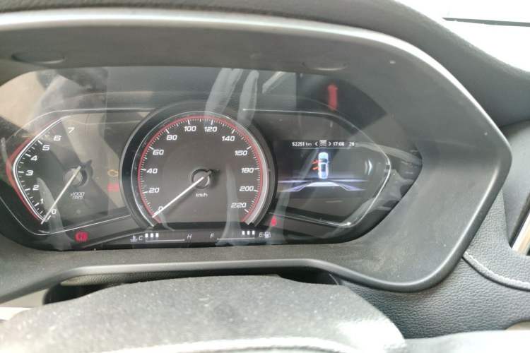 Used SAIC MAXUS D90 2017 2.0T Manual Two-Wheel Drive Mars Odometer Close Up