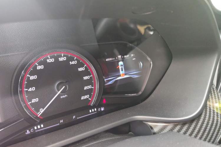 Used SAIC MAXUS D90 2017 2.0T Manual 4x4 Neptune Odometer Close Up