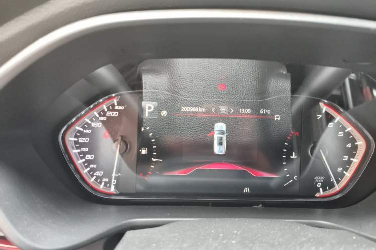Used SAIC MAXUS D90 2017 2.0T Automatic All-Wheel Drive Polaris Odometer Close Up