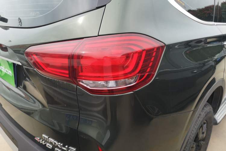 Used SAIC MAXUS D90 2017 2.0T Automatic All-Wheel Drive Sirius Right Rear Taillight
