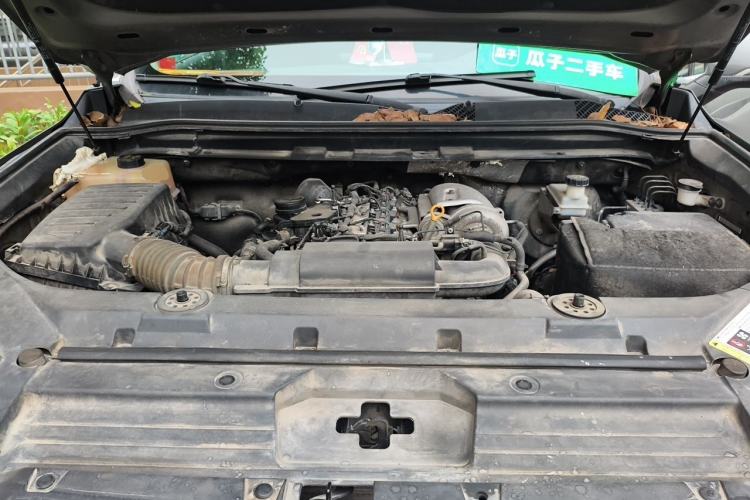 Used SAIC MAXUS D90 2017 2.0T Automatic Two-Wheel Drive Mercury Base Edition Engine Bay