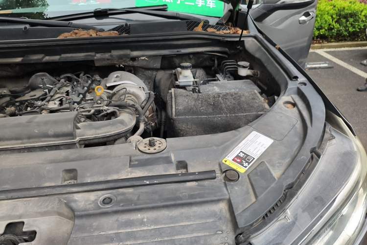 Used SAIC MAXUS D90 2017 2.0T Automatic Two-Wheel Drive Mercury Base Edition Engine Bay Left