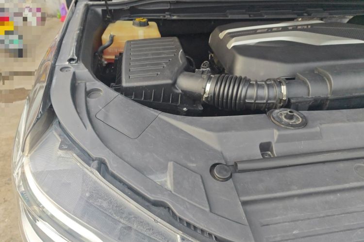 Used SAIC MAXUS D90 2017 2.0T Automatic All-Wheel Drive Sirius Engine Bay Right
