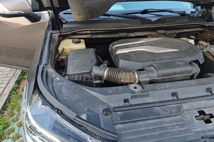 Used SAIC MAXUS D90 2017 2.0T Automatic Two-Wheel Drive - Uranus Engine Bay Right