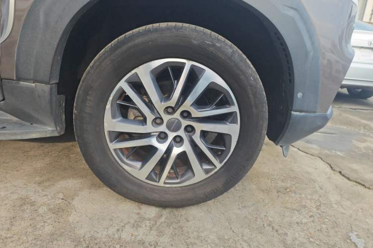 Used SAIC MAXUS D90 2017 2.0T Automatic All-Wheel Drive Sirius Right Front Wheel Hub