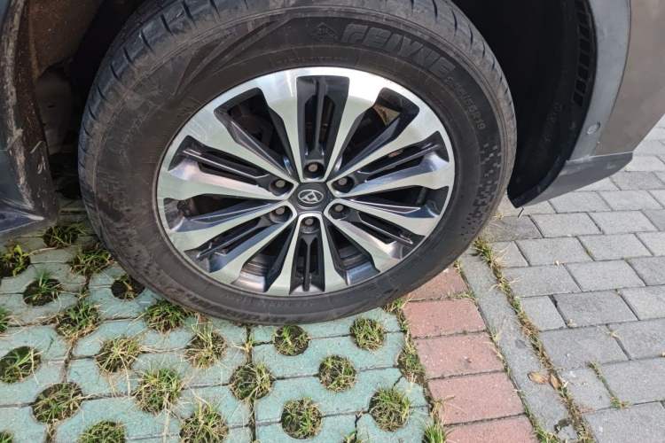 Used SAIC MAXUS D90 2017 2.0T Automatic Two-Wheel Drive - Uranus Right Front Wheel Hub