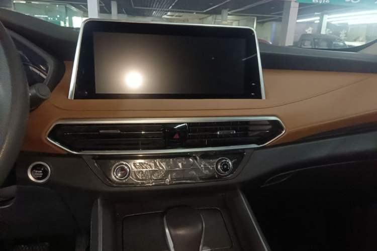 Used SAIC MAXUS D90 2017 2.0T Automatic Two-Wheel Drive Mercury Audio And AC Panel