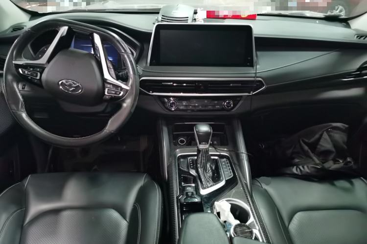Used SAIC MAXUS D90 2017 2.0T Automatic Two-Wheel Drive - Uranus Center Console