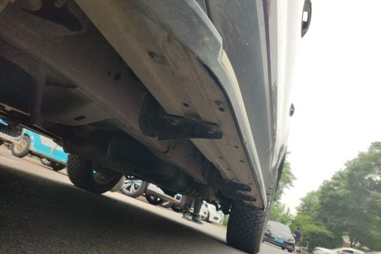 Used SAIC MAXUS D90 2017 2.0T Automatic Two-Wheel Drive - Uranus Chassis Front Left