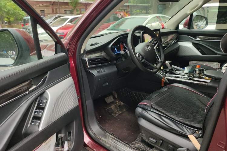 Used SAIC MAXUS D90 2017 2.0T Automatic Two-Wheel Drive - Uranus Driver Seat