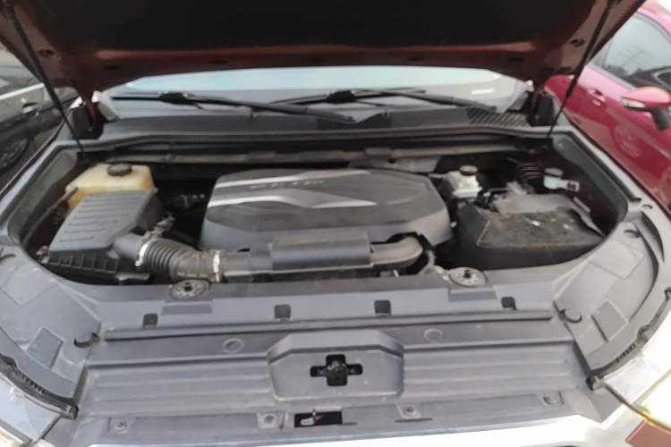 Used SAIC MAXUS D90 2017 2.0T Automatic All-Wheel Drive Sirius Engine Bay