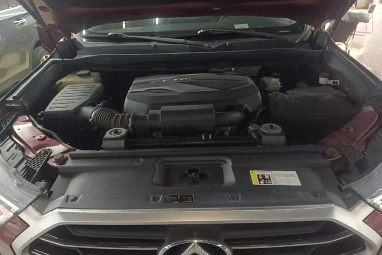 Used SAIC MAXUS D90 2017 2.0T Automatic Two-Wheel Drive Mercury Engine Bay