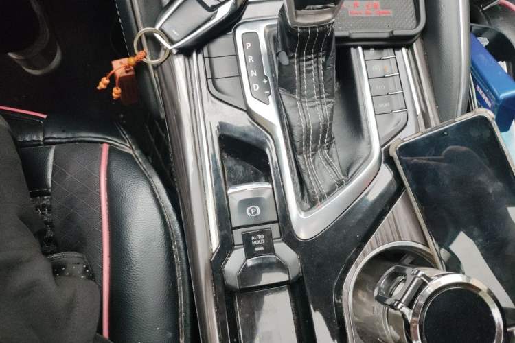 Used SAIC MAXUS D90 2017 2.0T Automatic Two-Wheel Drive - Uranus Gear Lever