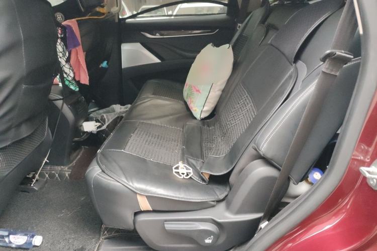 Used SAIC MAXUS D90 2017 2.0T Automatic Two-Wheel Drive - Uranus Left Rear Seat