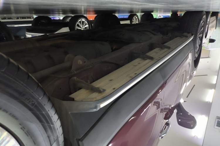 Used SAIC MAXUS D90 2017 2.0T Automatic Two-Wheel Drive - Uranus Left Side Sill
