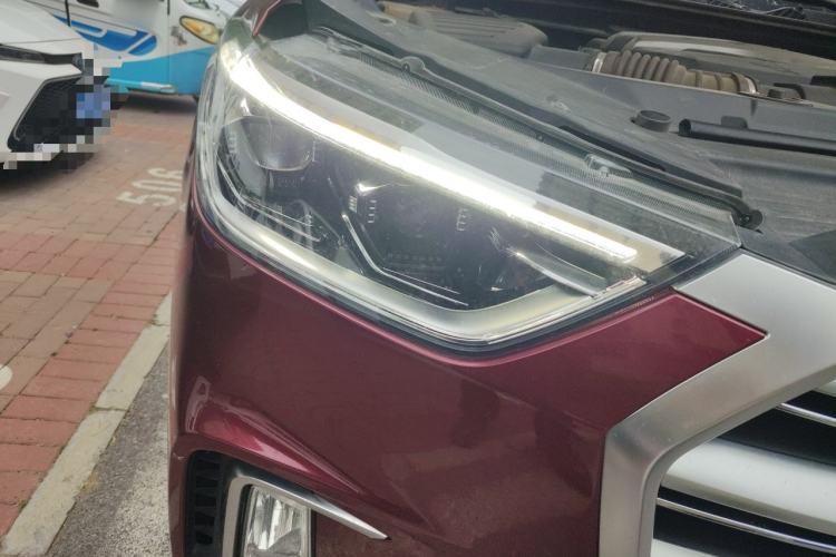 Used SAIC MAXUS D90 2017 2.0T Automatic Two-Wheel Drive - Uranus Right Front Headlight