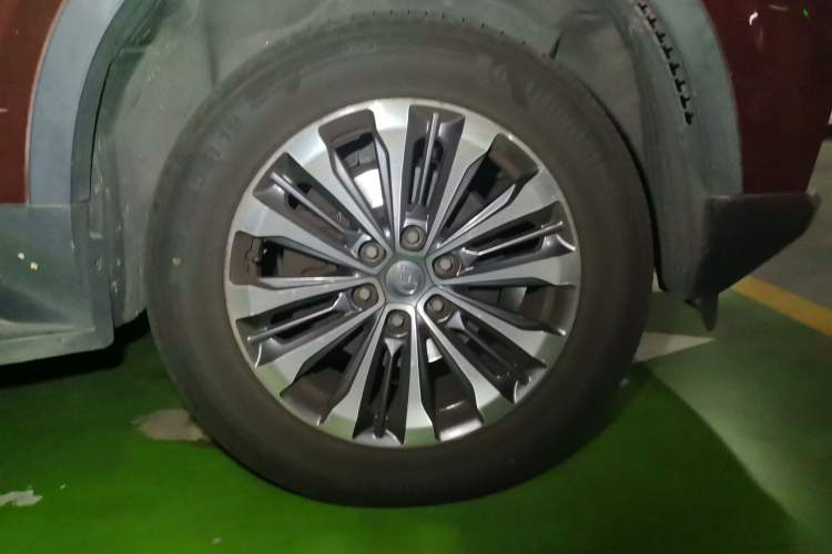 Used SAIC MAXUS D90 2017 2.0T Automatic All-Wheel Drive Sirius Right Front Wheel Hub