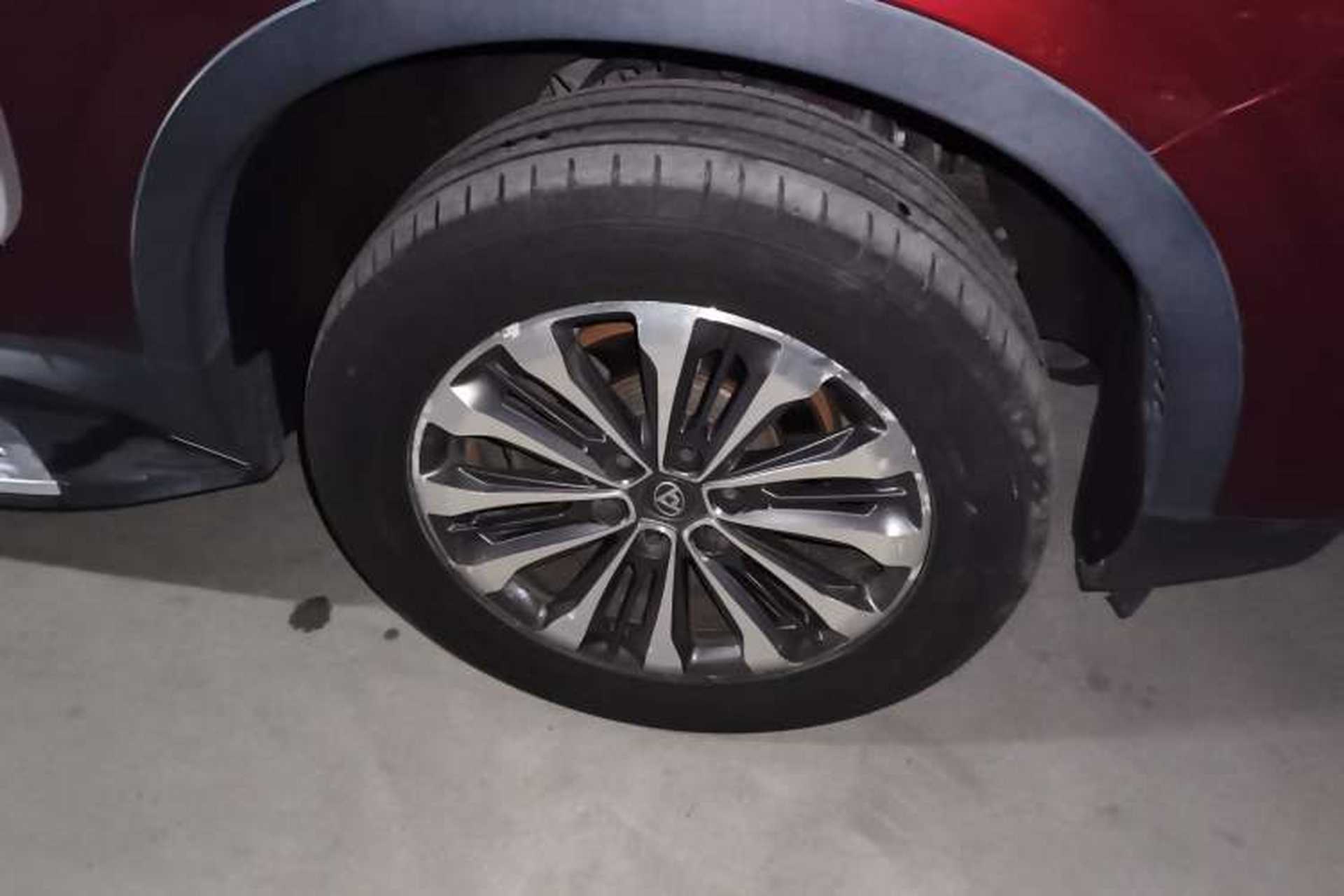 Used SAIC MAXUS D90 2017 2.0T Automatic All-Wheel Drive Sirius Right Front Wheel Hub